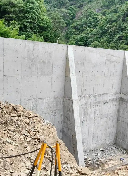 石家庄新乐重力式挡土墙